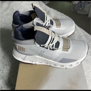 On Cloud Women's Walking Shoes